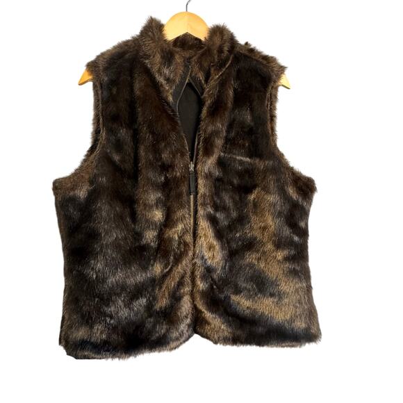 Charter Club Reversible Faux Fur Vest Size Large Black Brown Cozy Winter Layer - Picture 3 of 6